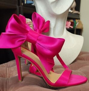 Elegant Pink Bow Heels By Express